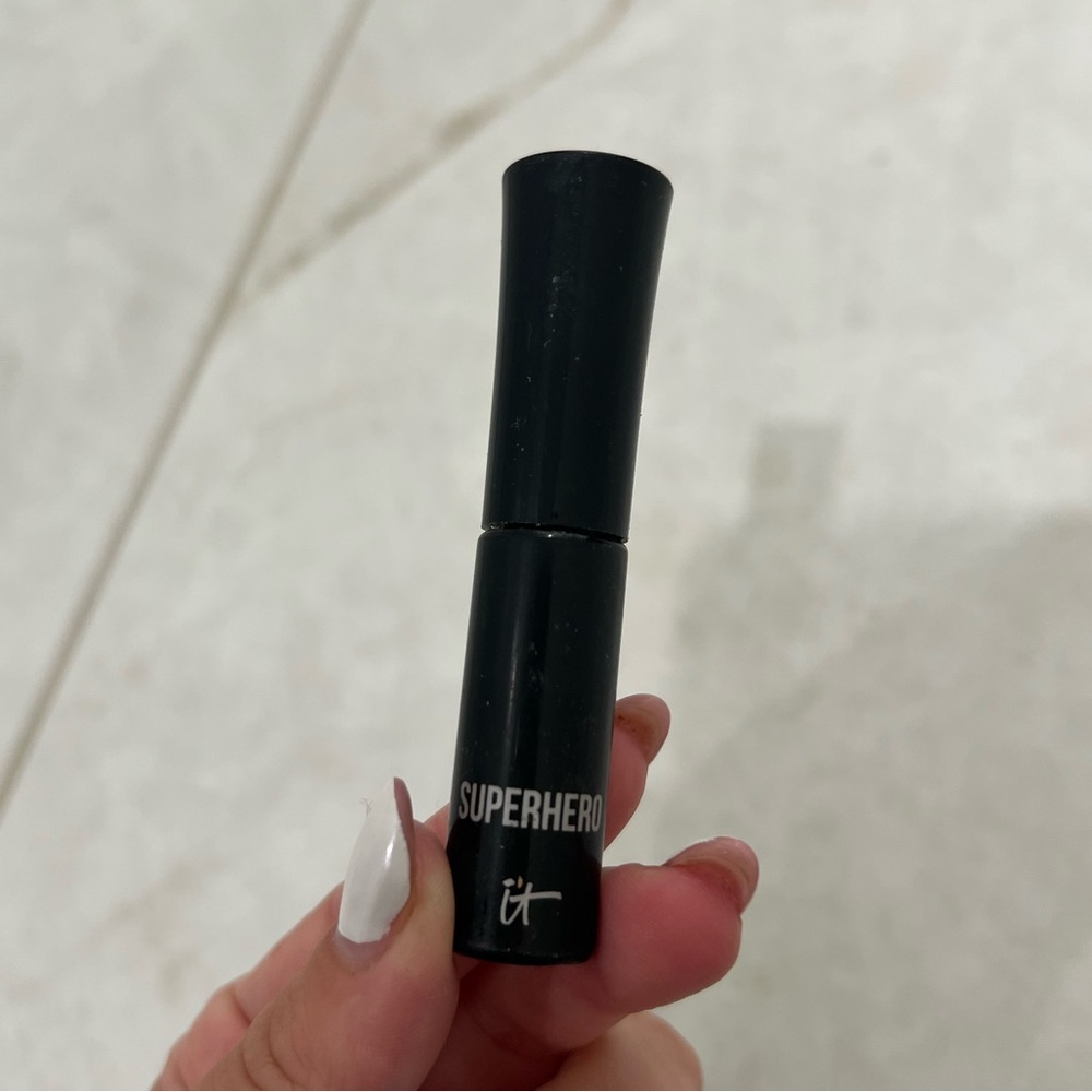 It Cosmetics Super Black Super Hero Mascara